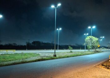 Construye Gobierno del Estado alumbrado público solar en carretera Tampico-Mante