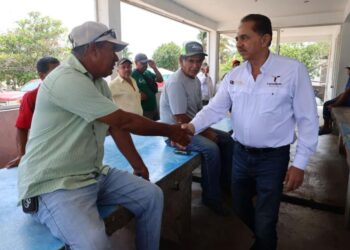 Exhortan a fortalecer proyecto de granjas de ostión en Barra del Tordo