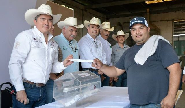 Productores de Soto la Marina acceden a sementales con subsidio estatal