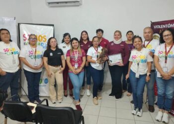 Adolescentes en conflicto con la Ley Penal elaboran y donan camas para mascotas con material reciclado