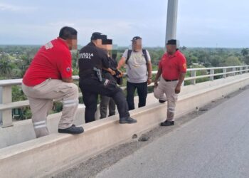 Guardia Estatal evita suicidio en puente de Tampico