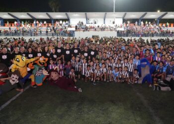 El rector inaugura la Copa UAT 2026 con Ricardo “Diablito” Chávez como invitado de honor