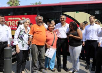 Reconoce el gobernador Américo Villarreal estándares de excelencia de la UAT