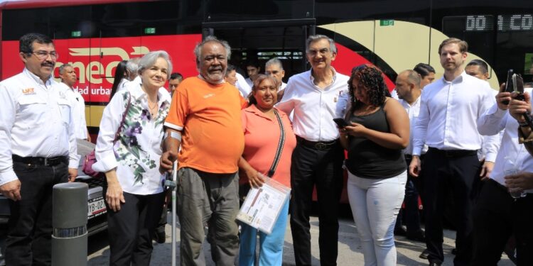 Reconoce el gobernador Américo Villarreal estándares de excelencia de la UAT