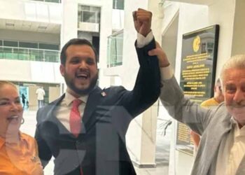 Bruno recala en el Congreso; no se descarta para diputación
