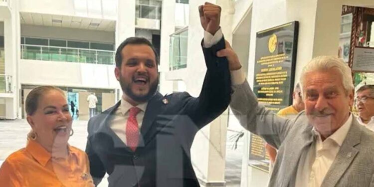 Bruno recala en el Congreso; no se descarta para diputación