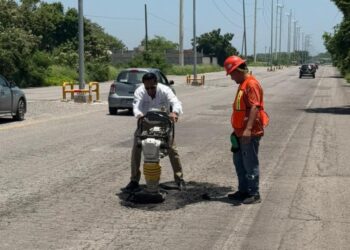 Félix Guillú impulsa bacheo ciudadano y exige soluciones viales