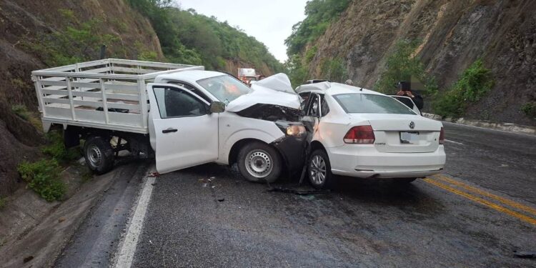 Choque múltiple deja un muerto y 10 heridos en carretera Victoria-Monterrey