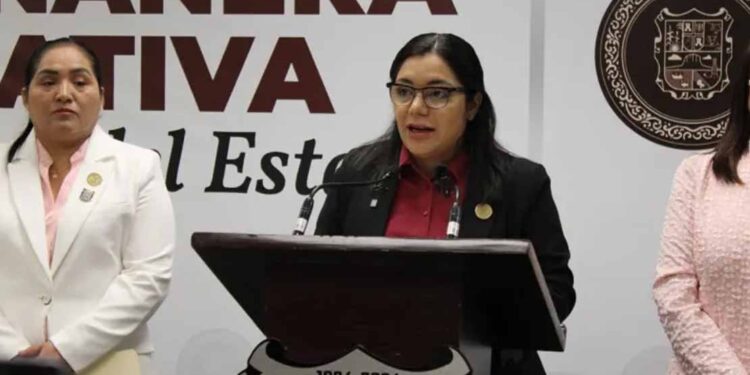 Niegan “impuesto al sol”; Congreso defiende regulación de paneles solares por seguridad