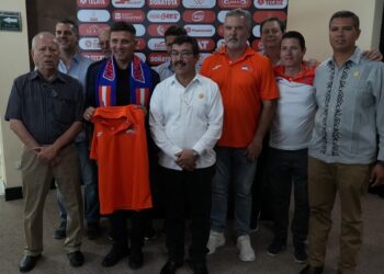 Presentan a Gabriel “El místico” Pereyra como nuevo D. T. del Correcaminos