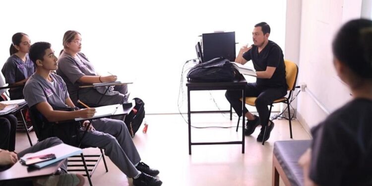 DIF Tamaulipas mantiene abierta la convocatoria para la Licenciatura en Terapia Física en el CREE