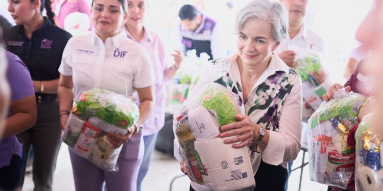 Américo y María de Villarreal benefician a miles en González a través de la brigada Transformando Familias