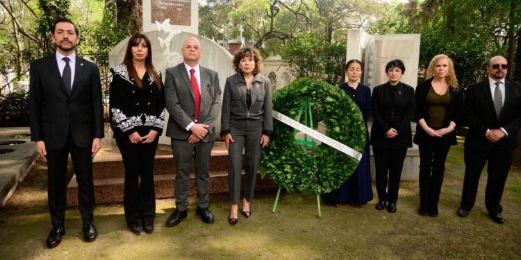 Brinda Gobierno de Tamaulipas homenaje a Amalia González Caballero en la CDMX
