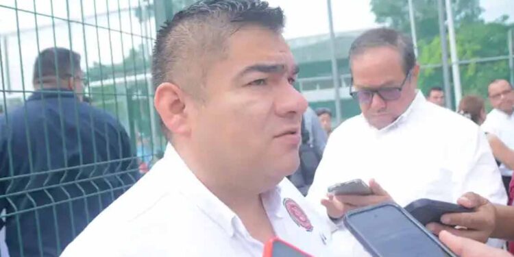 Llama Isidro Vargas a reforzar programas de regularización de pagos a COMAPAS