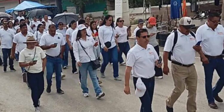 Por tercer día se manifiestan maestros de Tula; 2 mil niños sin clases