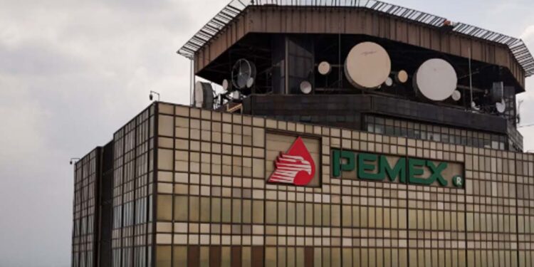 Pemex mantiene coordinación interinstitucional en investigación sobre mancha aceitosa en Bahía de Manzanillo