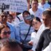 Piden a gobernador en Ceremonia de Honores resuelva conflicto en zona escolar