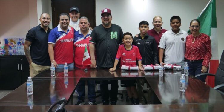 Reconoce Miguel Ángel Valdez a estudiantes de Tamaulipas por representar a México en Mundial FIFA 2026