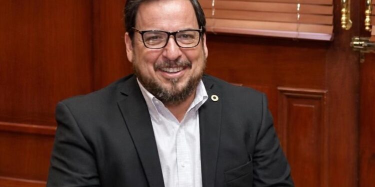 Paga SET incremento salarial a docentes tamaulipecos
