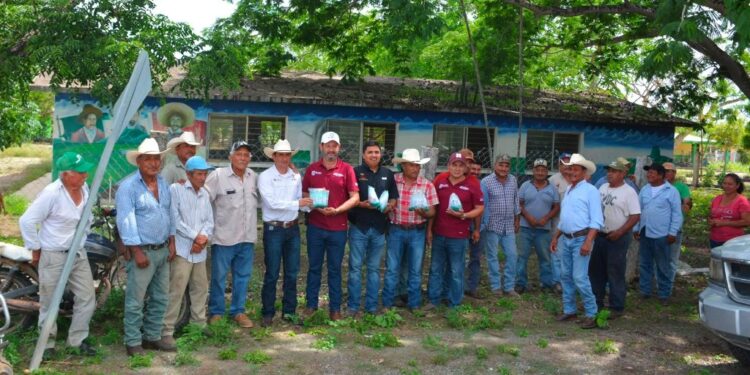 Protege trabajo coordinado a becerros recién nacidos del gusano barrenador