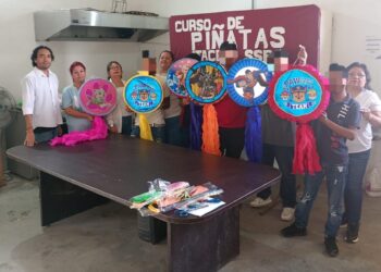Impulsa DEMA reinserción social a través de capacitación laboral con taller de piñatas