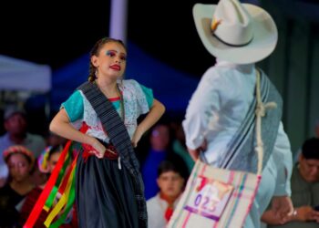 Zapatean el Huapango Huasteco 261 parejas: Secretaría de Turismo