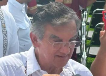 Exige Américo reparación del daño tras publicación de LA Times