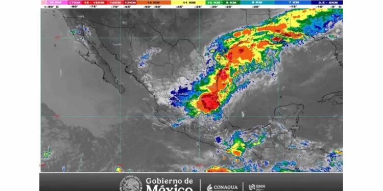 Avanza sobre el Golfo de México potencial ciclón a 105 kilómetros de Reynosa