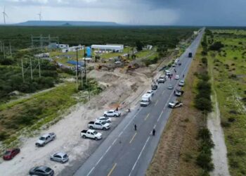 Sin tregua búsqueda de trabajador desaparecido tras colapso de línea del acueducto; no descartan solicitar apoyo de Sedena