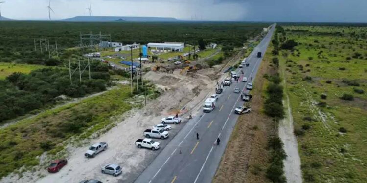 Sin tregua búsqueda de trabajador desaparecido tras colapso de línea del acueducto; no descartan solicitar apoyo de Sedena