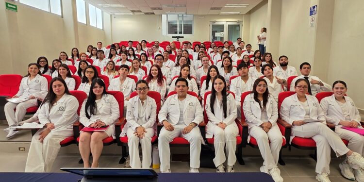 Egresados de Medicina de la UAT obtienen 276 plazas para internado médico