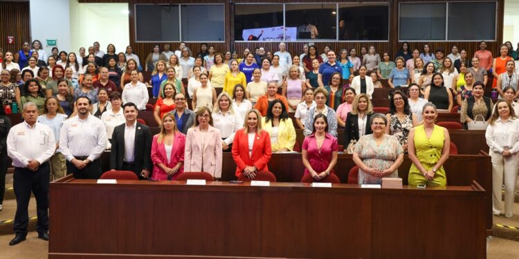 Impulsa la UAT talleres de motivación y liderazgo para mujeres