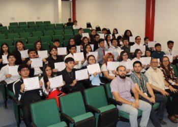 Reconoce UPRR la excelencia académica de sus estudiantes