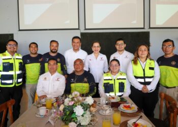 Reconoce Salud humanismo de las paramédicas y paramédicos en su día  
