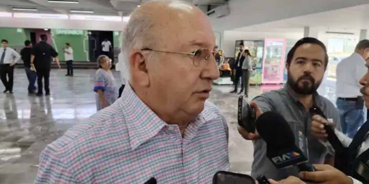 Reconocen gasolineros desabasto de magna; no se ha regularizado al 100%