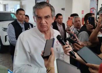Pide Américo a su gabinete definir con responsabilidad aspiraciones electorales