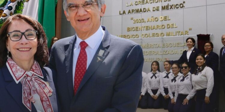 Inscribe Blanca Anzaldúa en letras de oro a la Benemérita Escuela Normal Federalizada de Tamaulipas