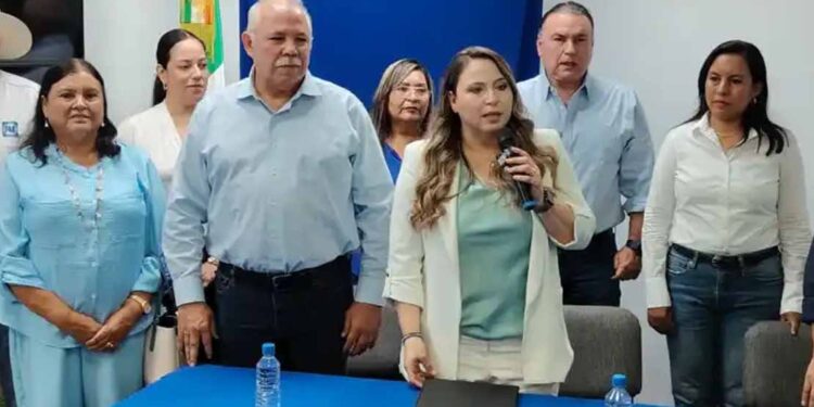No me consta que Cabeza de Vaca se vaya del PAN; pero no va a mandar: Gloria Garza