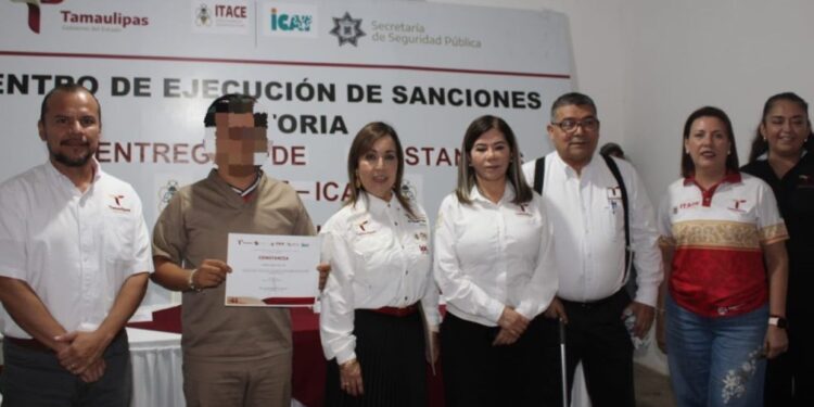 SSPT y el ITACE entregan 203 constancias de capacitación laboral en el CEDES Victoria