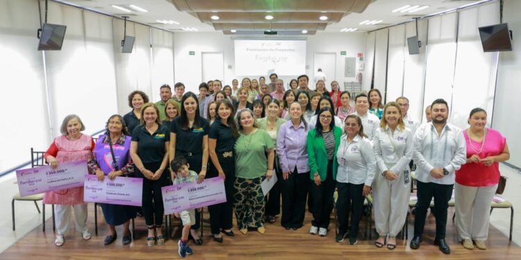 Premia DIF Tamaulipas a organizaciones ganadoras de la convocatoria Familias en Paz 2026