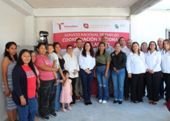 Fortalece STPS emprendimiento con entrega de equipo productivo a dos negocios de Nuevo Laredo