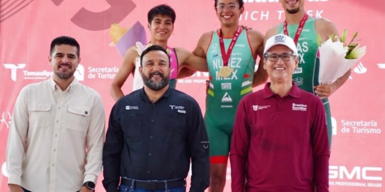Conquistan el Triatlón Tamaulipas Eduardo Núñez y Fernanda Salazar