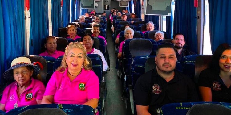 Disfrutan viaje de turismo social 55 jubiladas y jubilados: Sectur