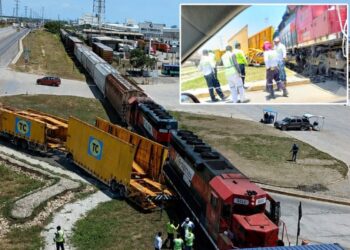 Tráiler intenta ganarle al tren en puerto de Altamira