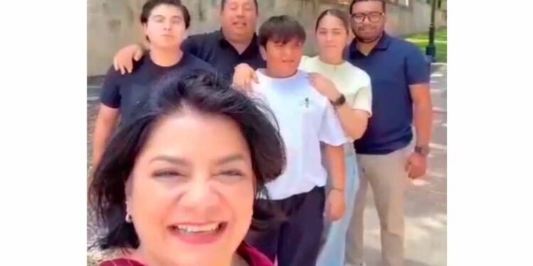 Sobrina de AMLO presume visita a EU