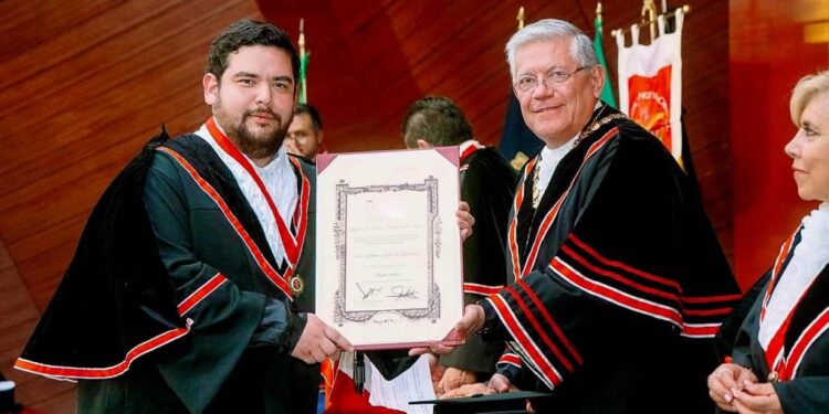 El tamaulipeco más joven en ser inducido a la Legión de Honor Nacional de México
