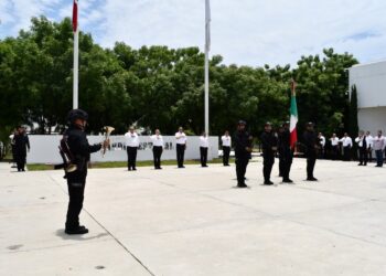 Toman protesta de bandera policías recién integrados a la Guardia Estatal