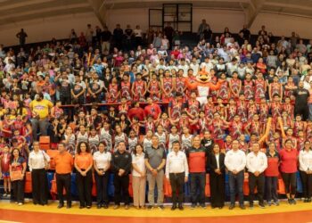 El rector Dámaso Anaya consolida el éxito de la primera Copa UAT de Básquetbol