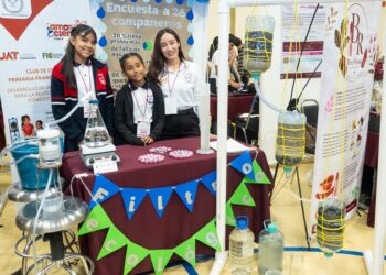 Con asesoría de la UAT alumnas de primaria crean filtro ecológico de agua