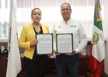 Amplía UTTN oportunidades académicas y laborales para sus estudiantes mediante convenio empresarial